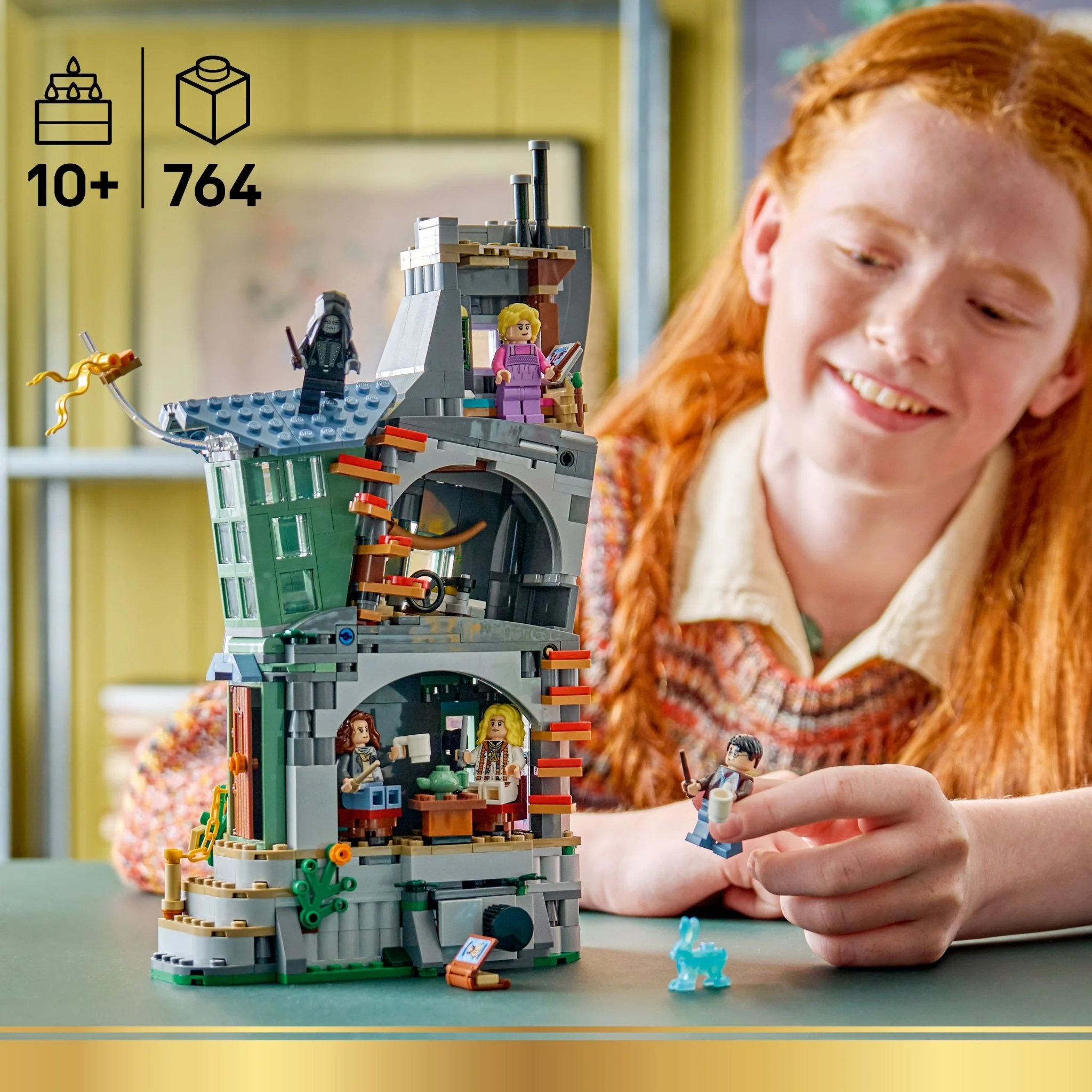 LEGO Luna Lovegood’s House 76467 - Image 2