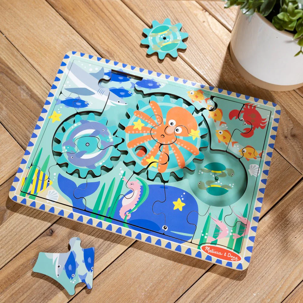 Melissa & Doug Underwater Wooden Gear Puzzle - Image 4