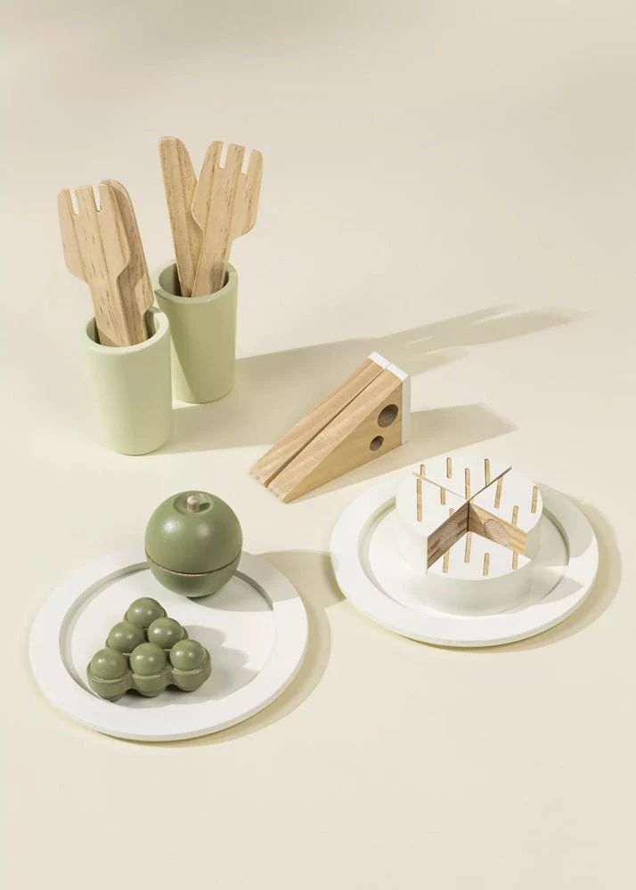 Coco Village Wooden Picnic Playset and Accessories - Image 4